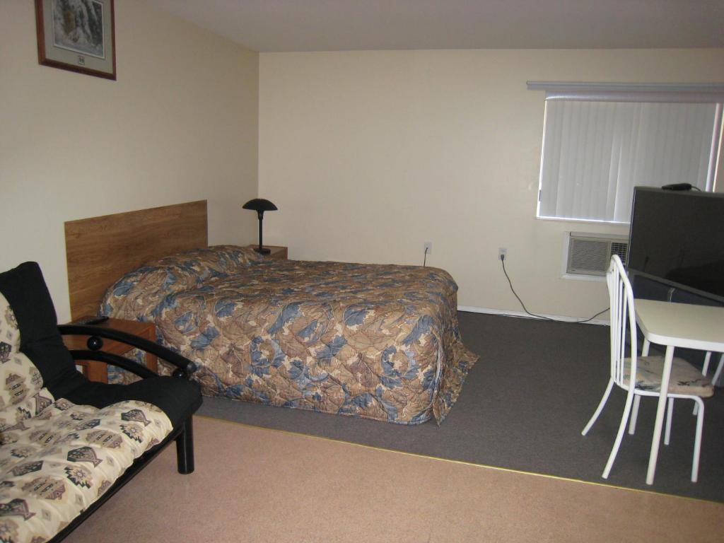 Fraser Bridge Inn And Rv Park 퀘스넬 객실 사진