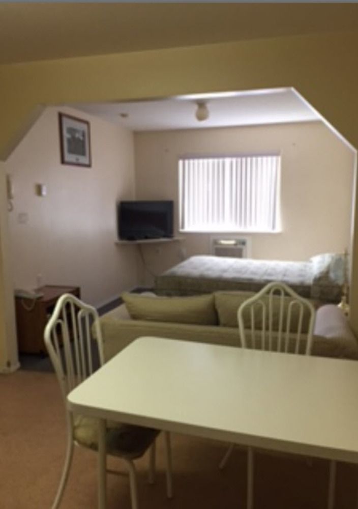 Fraser Bridge Inn And Rv Park 퀘스넬 외부 사진